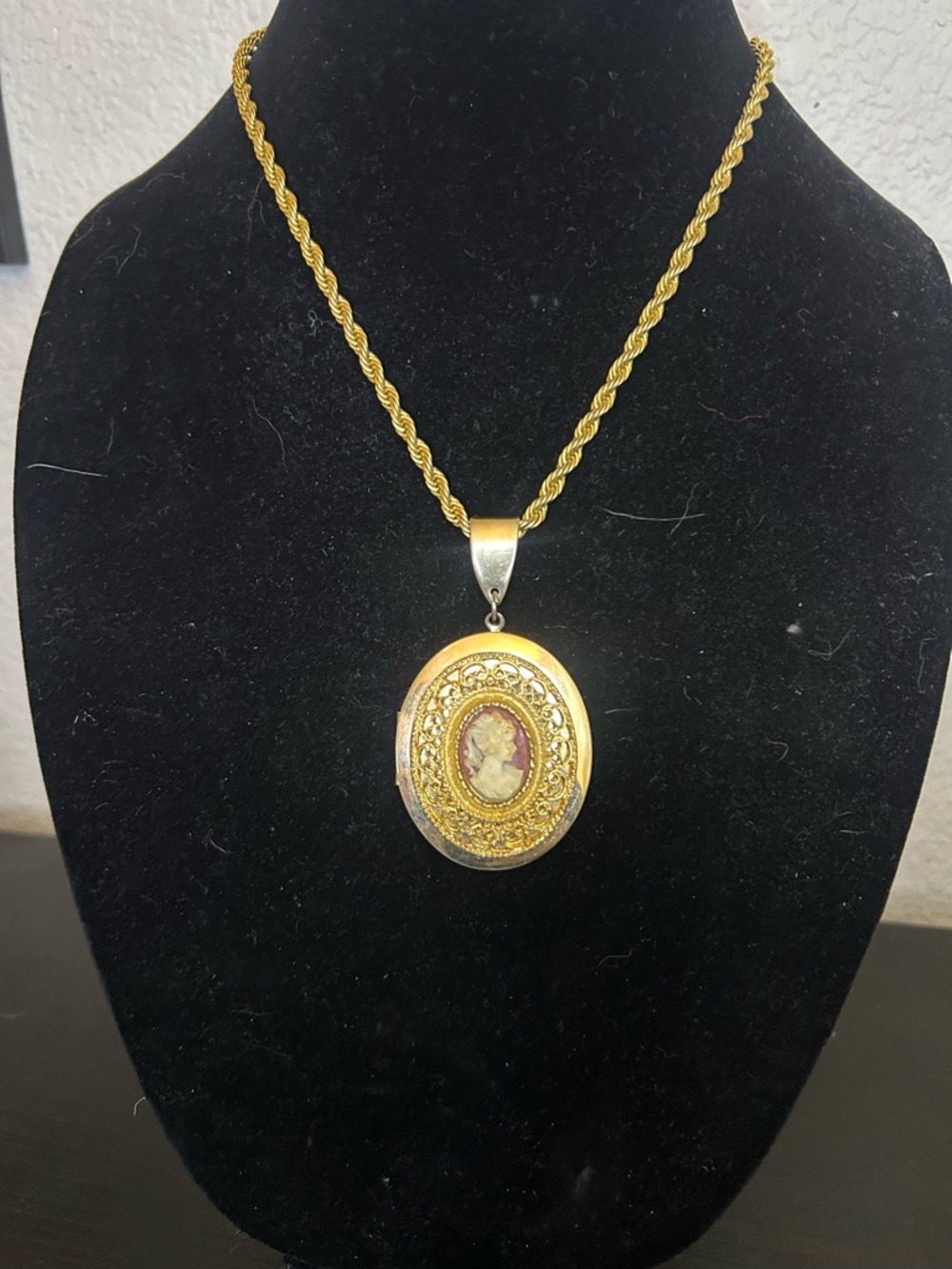 Gold Cameo Locket Necklace - Classic Women’s Pendant